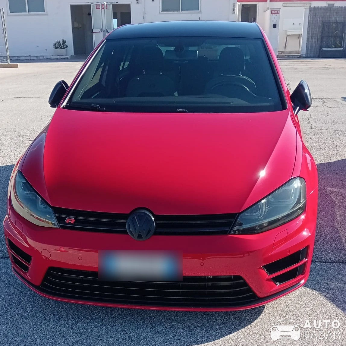 Volkswagen Golf R MkVII spotted in Città Metropolitana di Bari, Italy