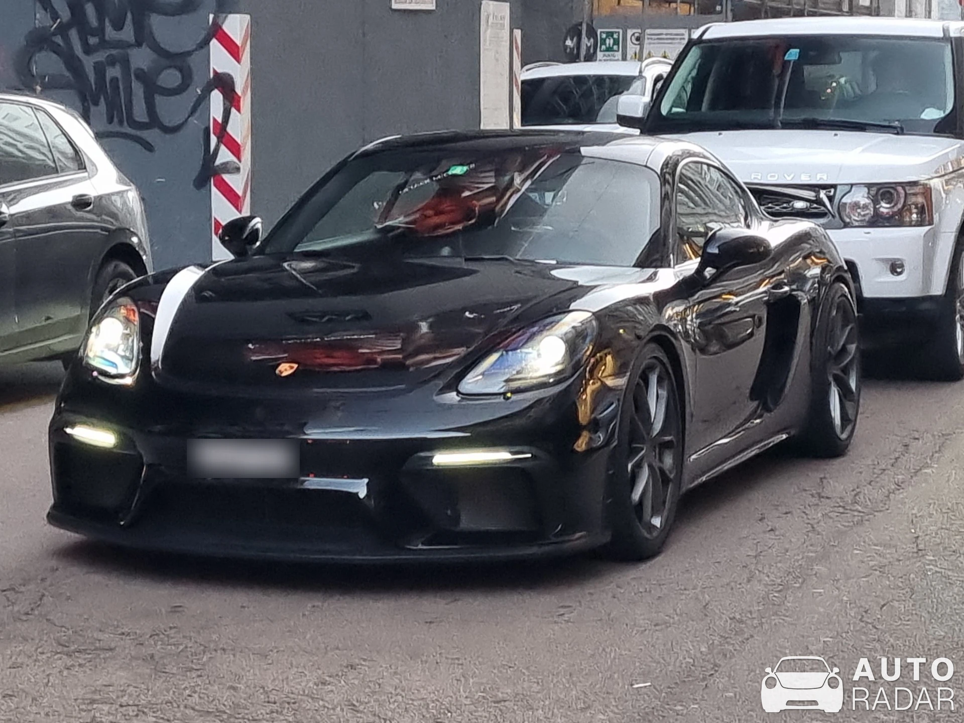 Porsche 718 Cayman GT4 spotted in Milano, Italia