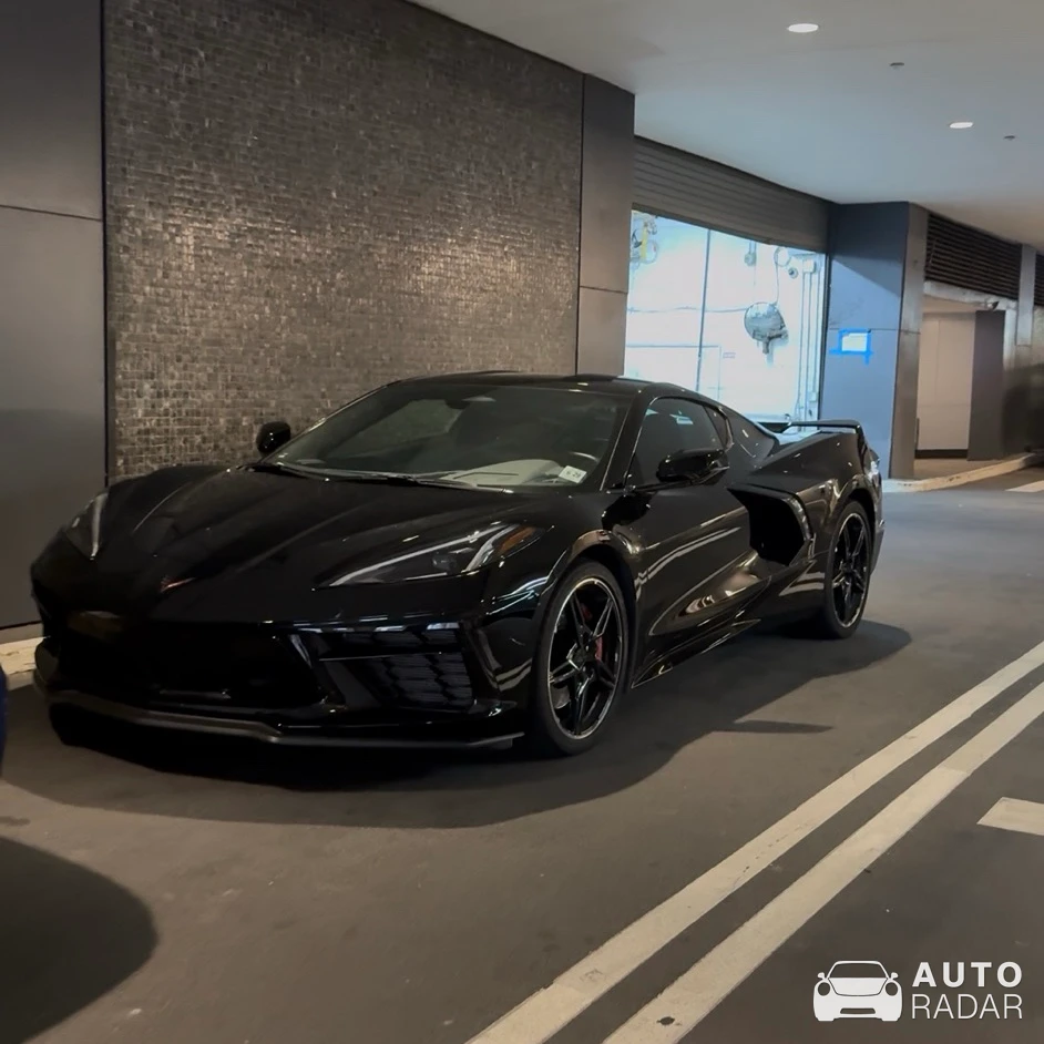 Chevrolet Corvette C8 spotted in Sulmona