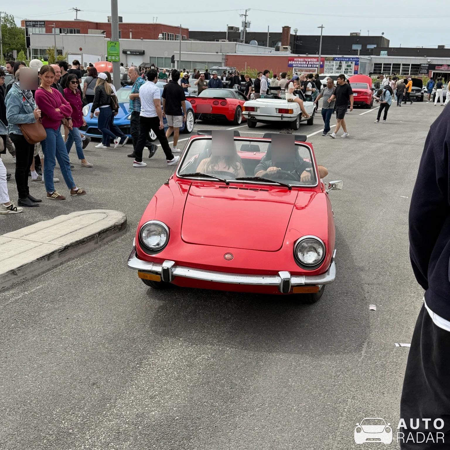 Fiat 850 Spider spotted in Mont-Royal