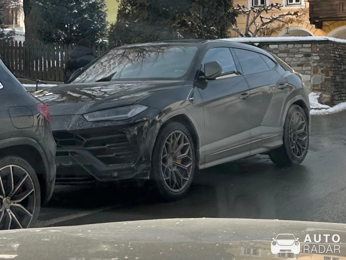 Lamborghini Urus Performante spotted in Kitzbühel, Austria