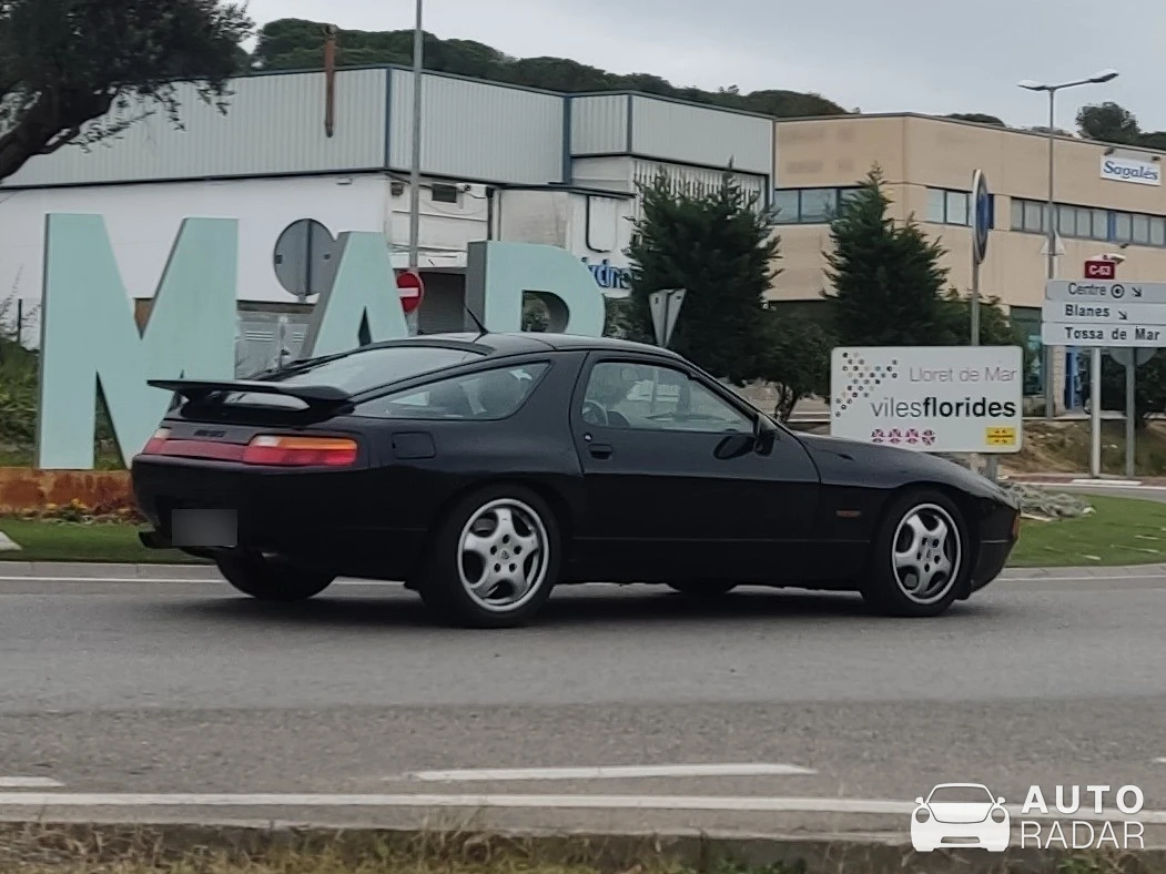Porsche 928 S4 spotted in Lloret de Mar, España