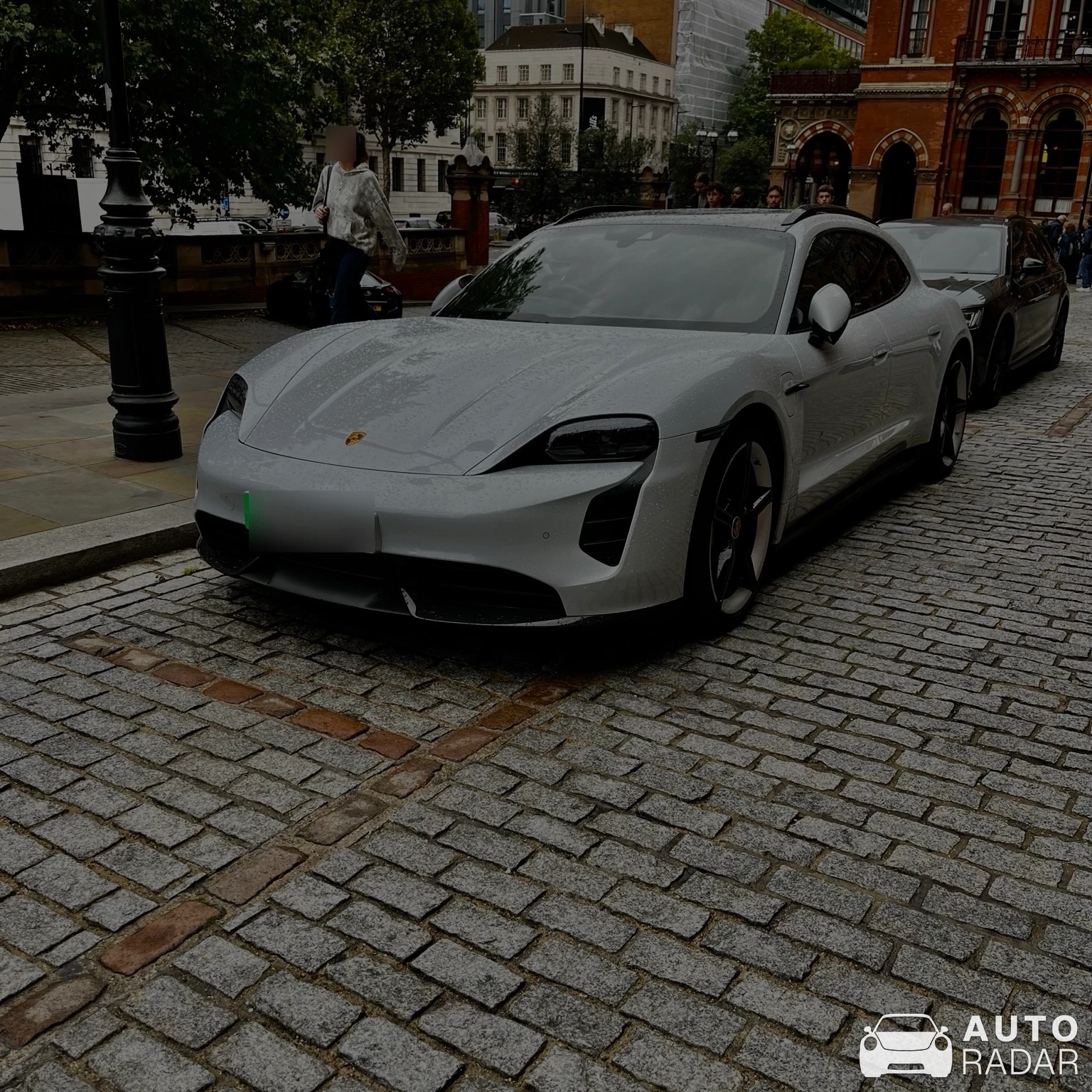 Porsche Taycan spotted in Greater London, Royaume-Uni