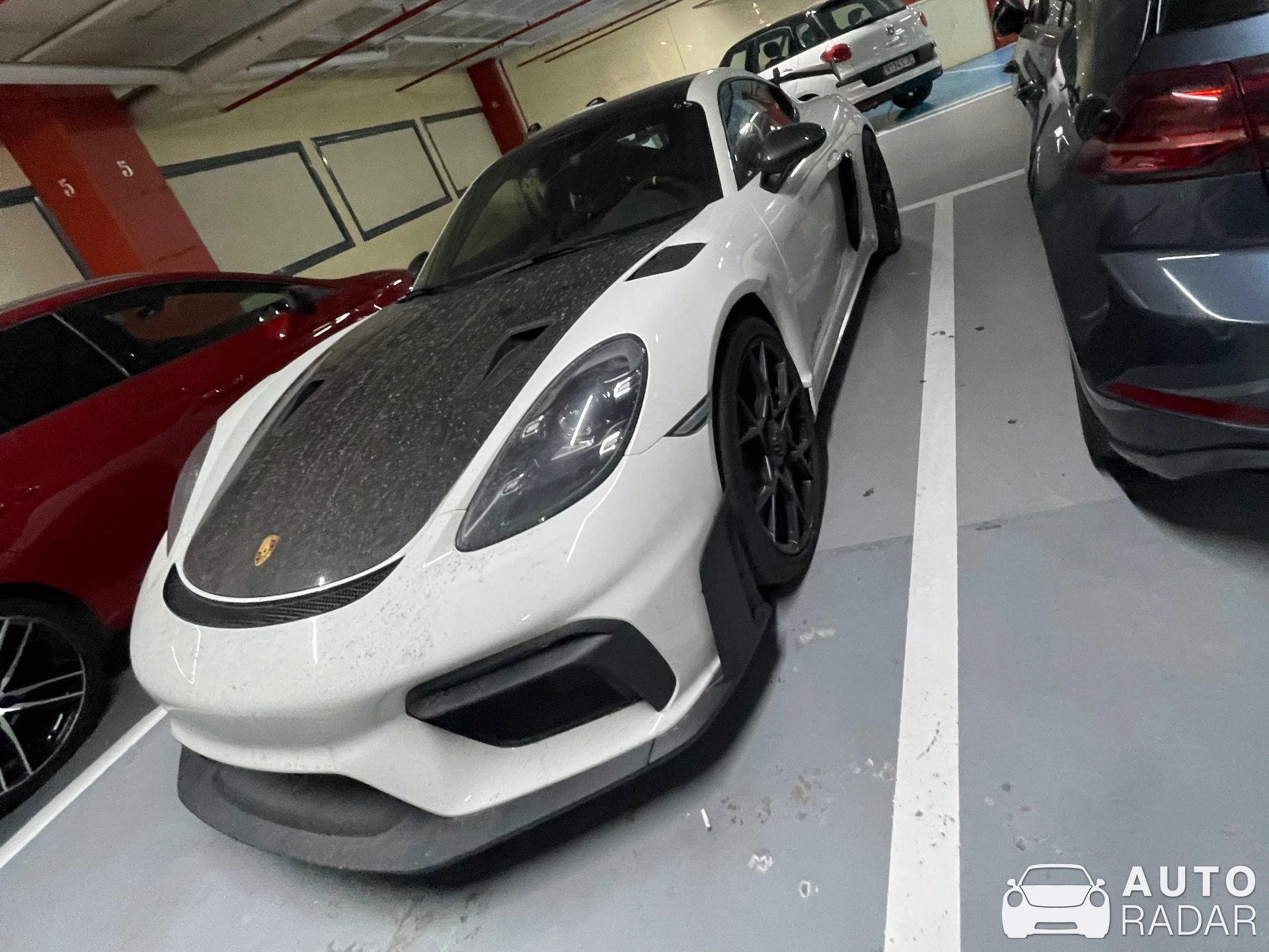 Porsche 718 Cayman GT4 RS spotted in El Prat de Llobregat, España