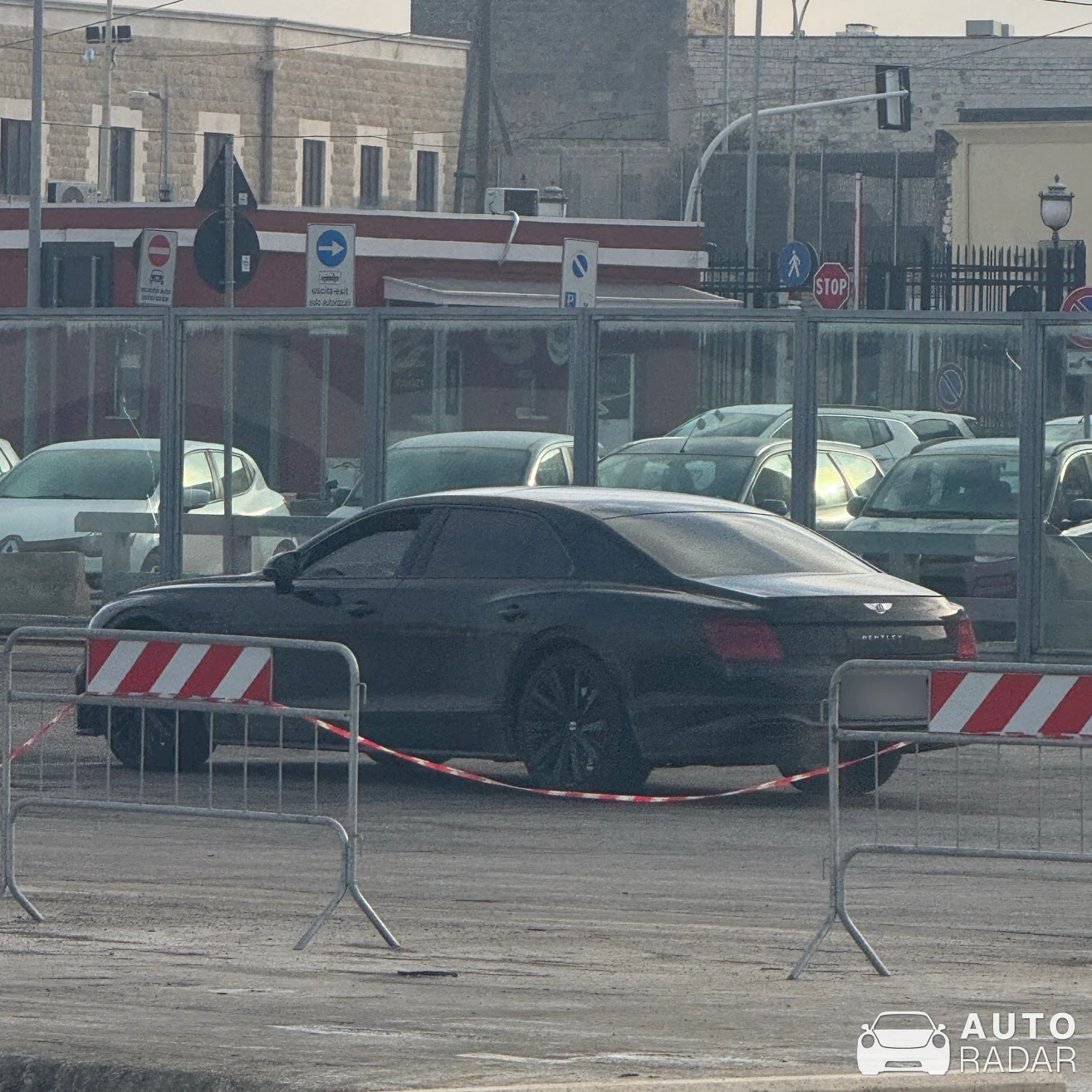 Bentley Flying Spur Hybrid spotted in Bari, Italia