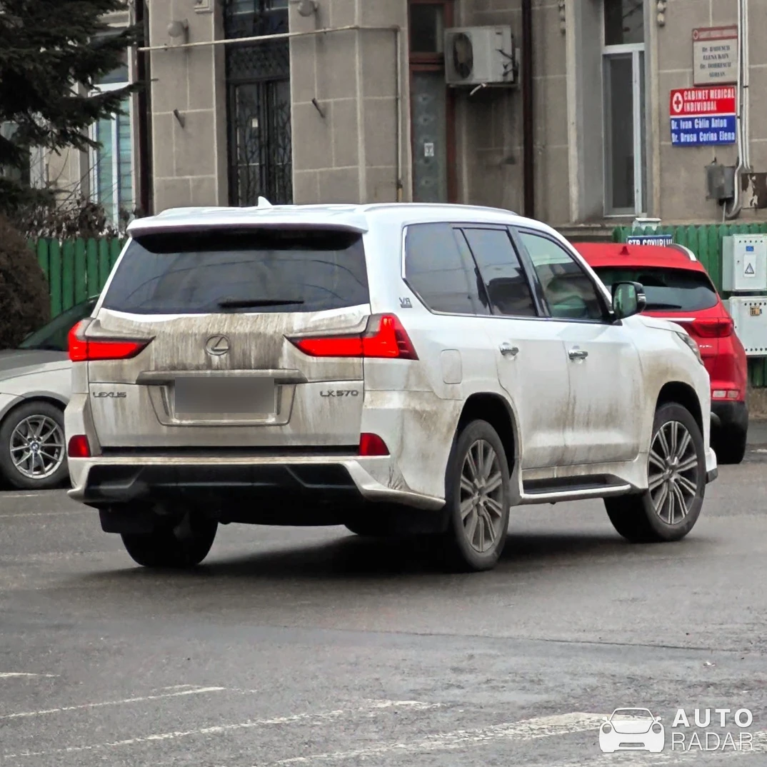 Lexus LX 570 spotted in Ploiești