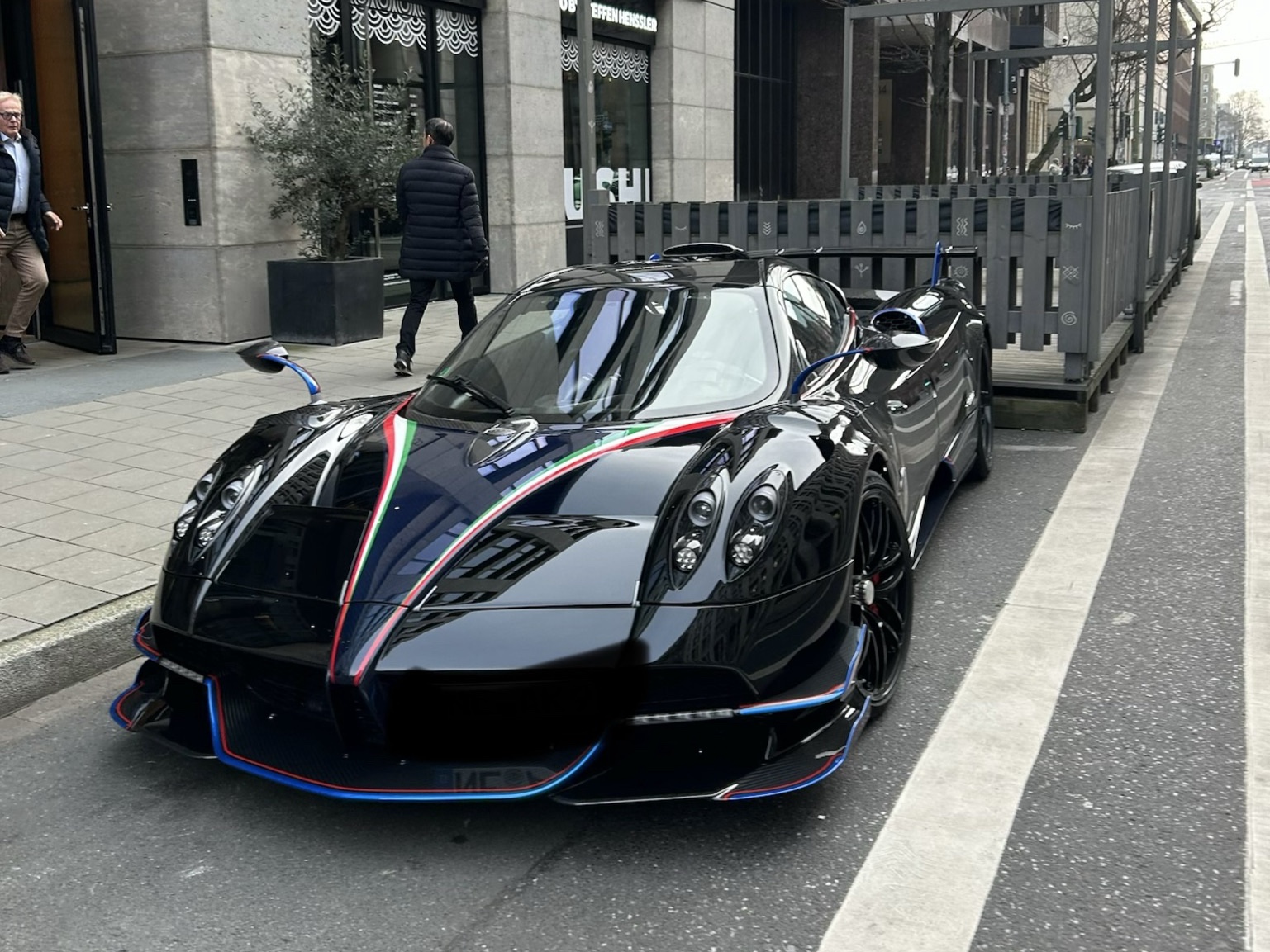 Pagani Huayra Roadster Tricolore
