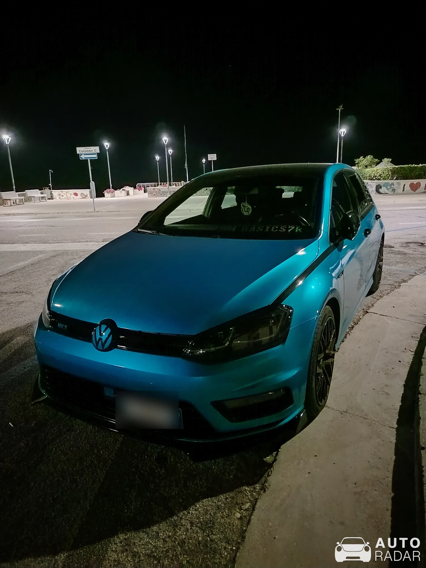 Volkswagen Golf R MkVII spotted in Senigallia