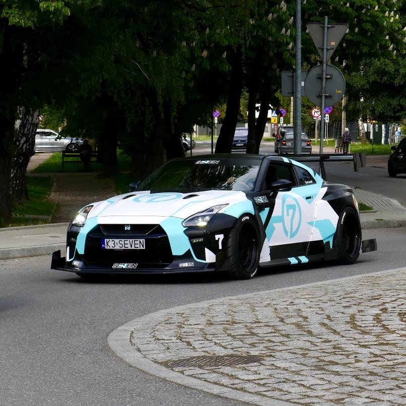 Nissan GT-R R35 Liberty Walk Widebody