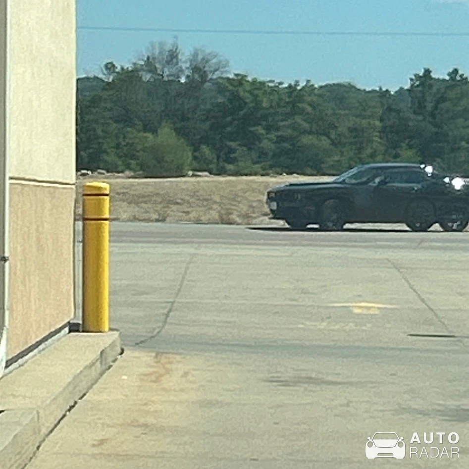 Dodge Challenger SRT Hellcat Widebody spotted in East Dubuque