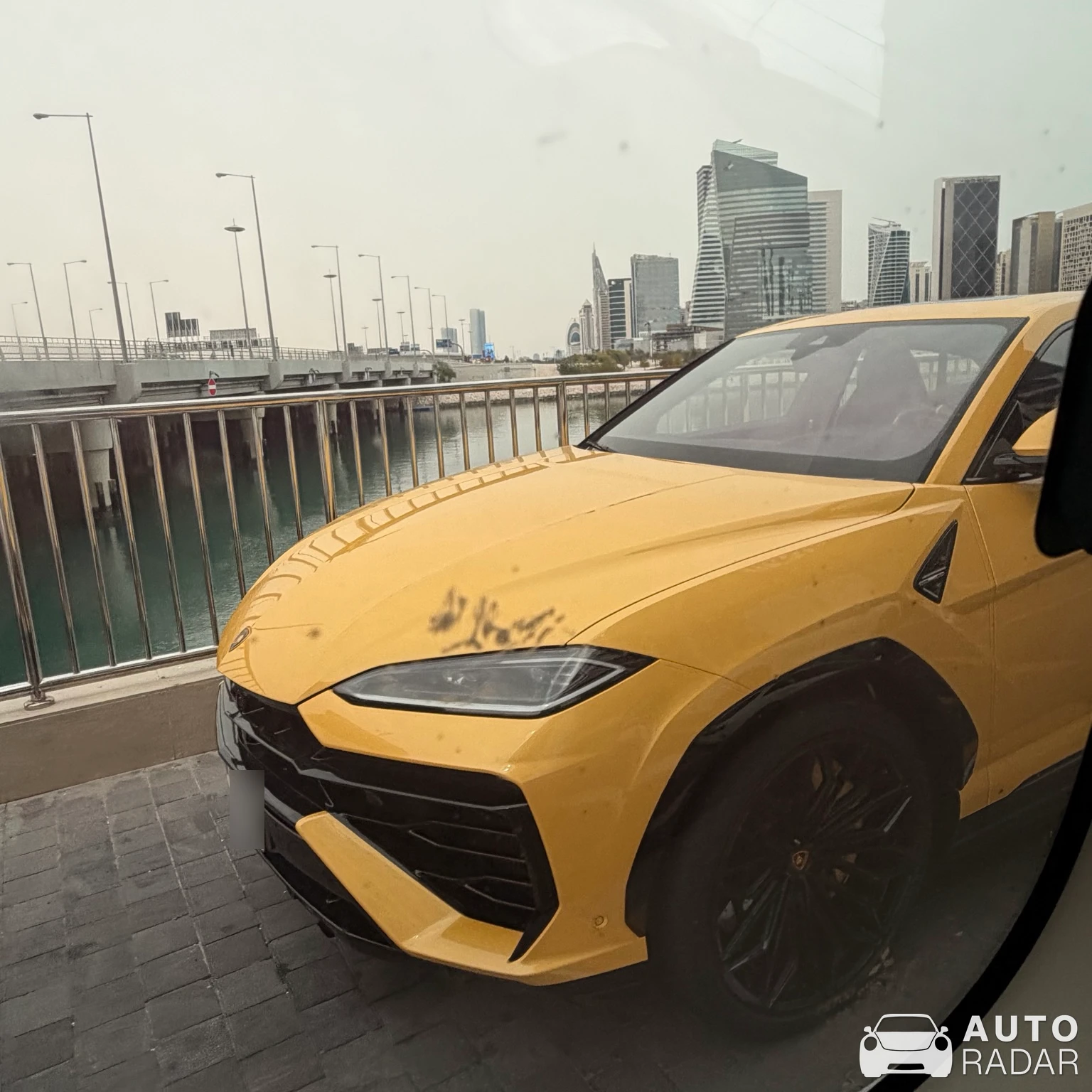 Lamborghini Urus SE spotted in Doha, Catar