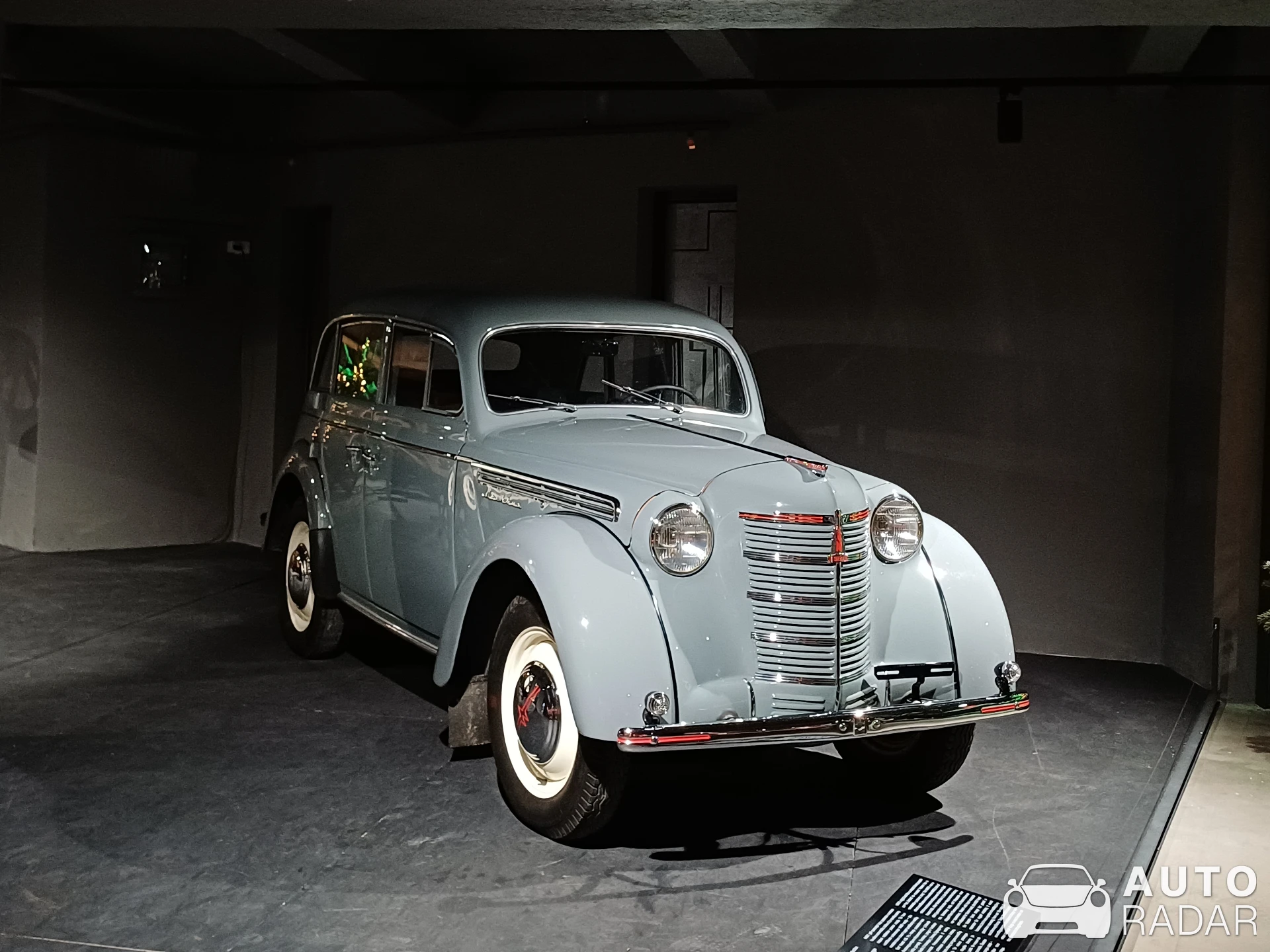 Moskvitch 401 spotted in Vilnius