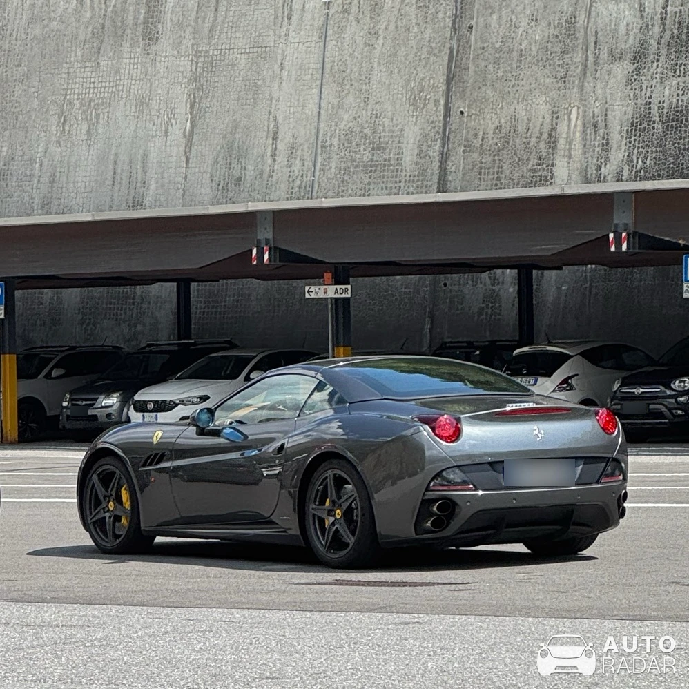 Ferrari California spotted in Cesana Torinese