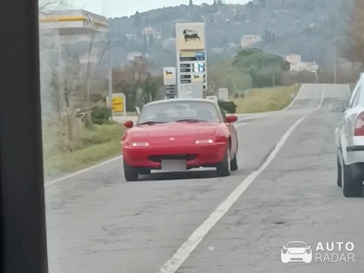 Mazda MX-5 NA spotted in Arezzo, Italy