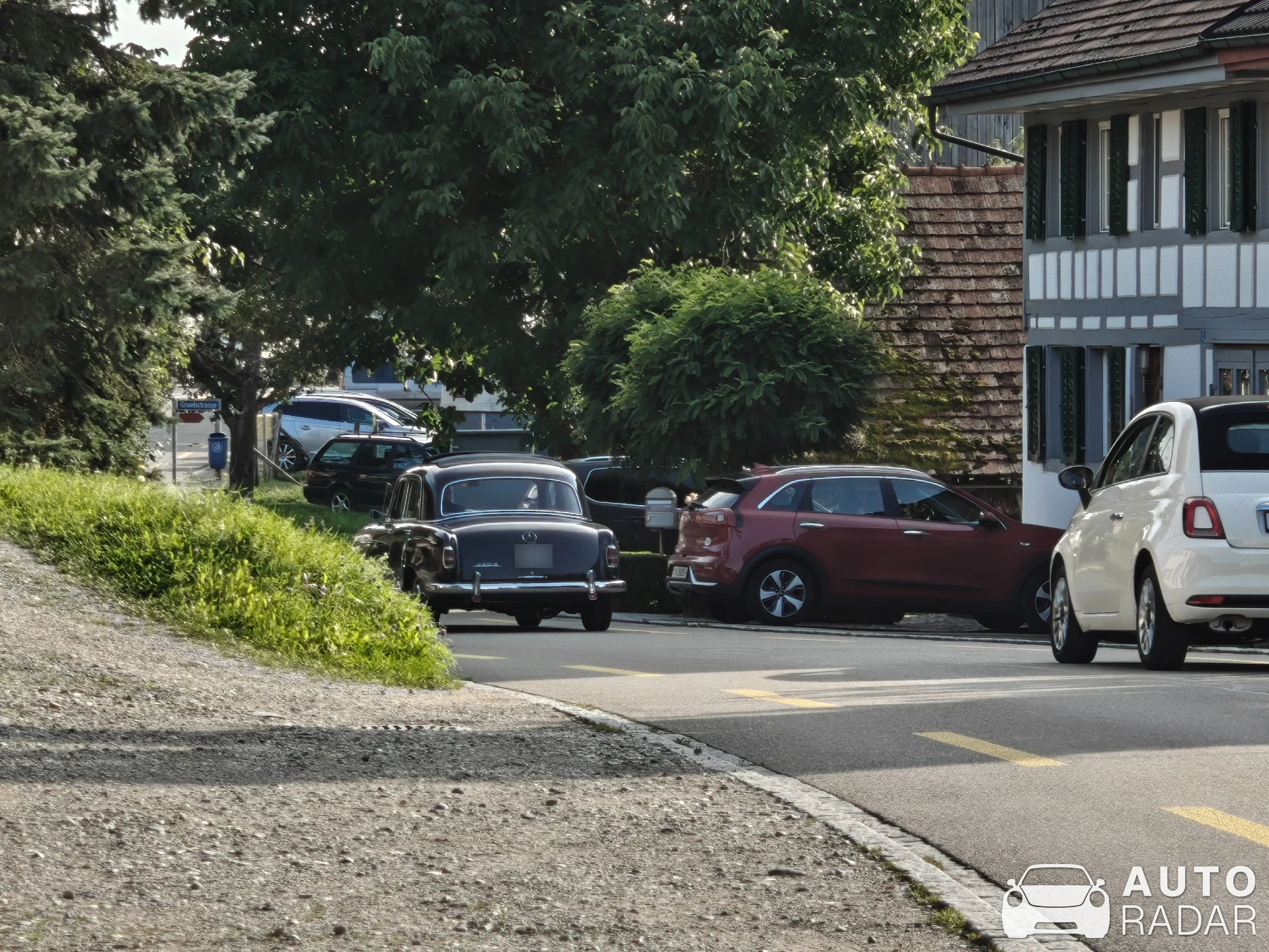 Mercedes-Benz 220 S Ponton W128 spotted in Dörflingen