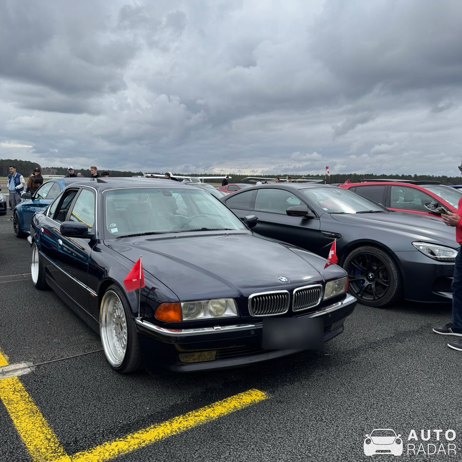 BMW 7 Series E38 spotted in Léognan