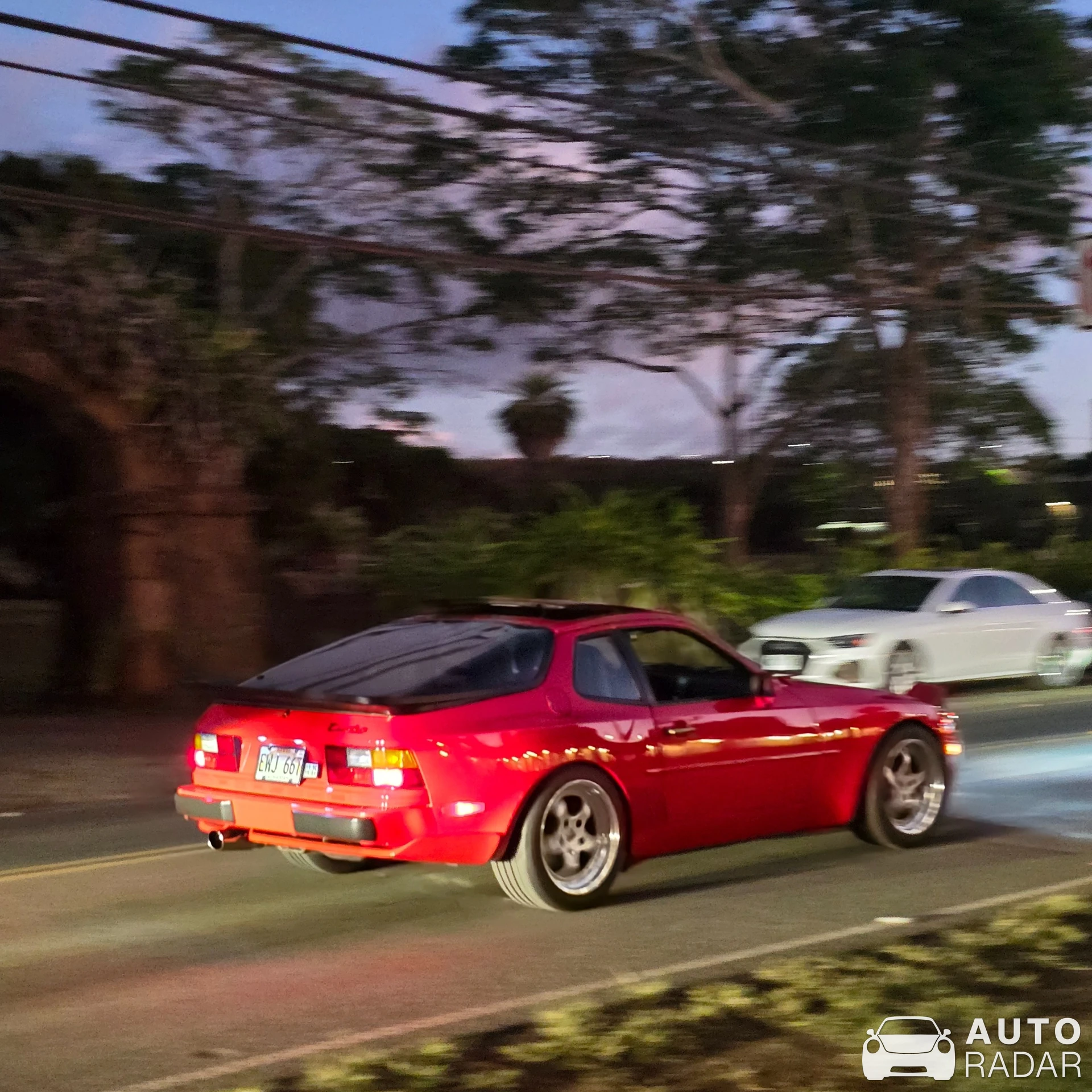 Porsche 944 Turbo spotted in Haleiwa, 미국