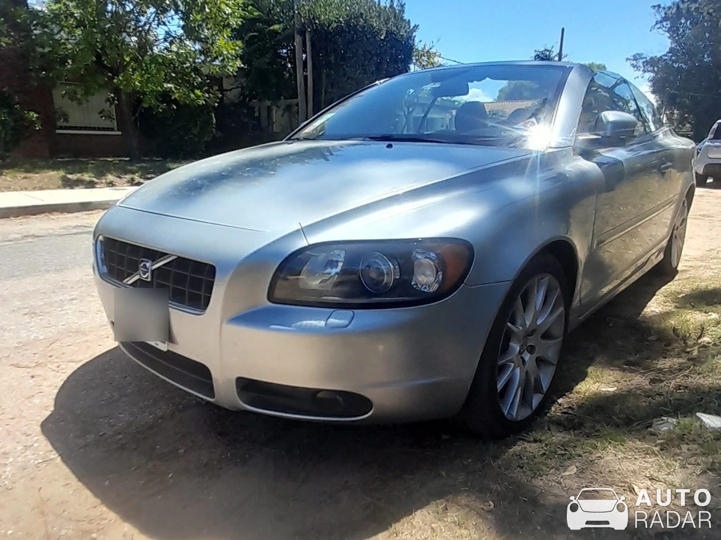 Volvo C70 spotted in Maldonado