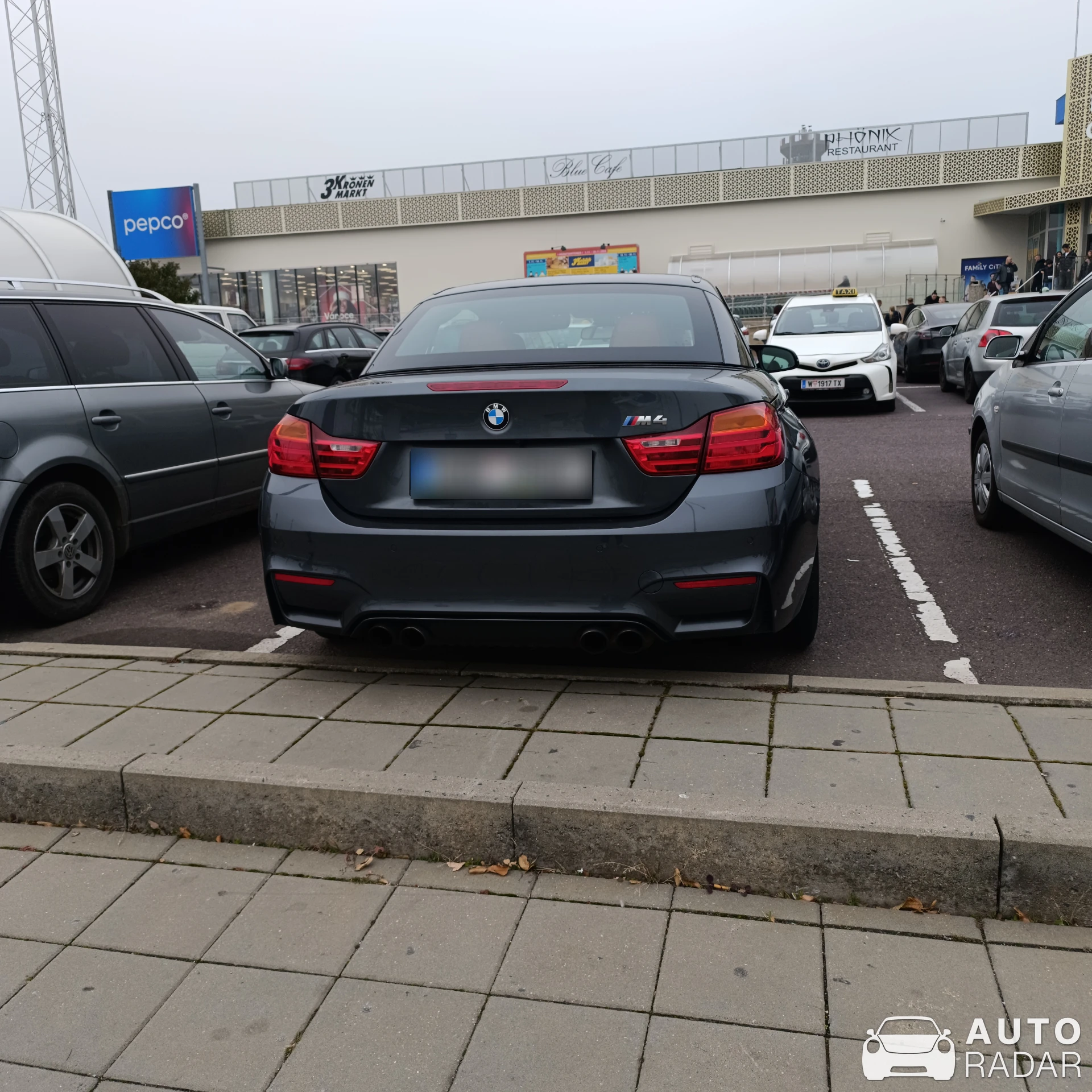 BMW M4 F83 Convertible spotted in Chvalovice, Czechia