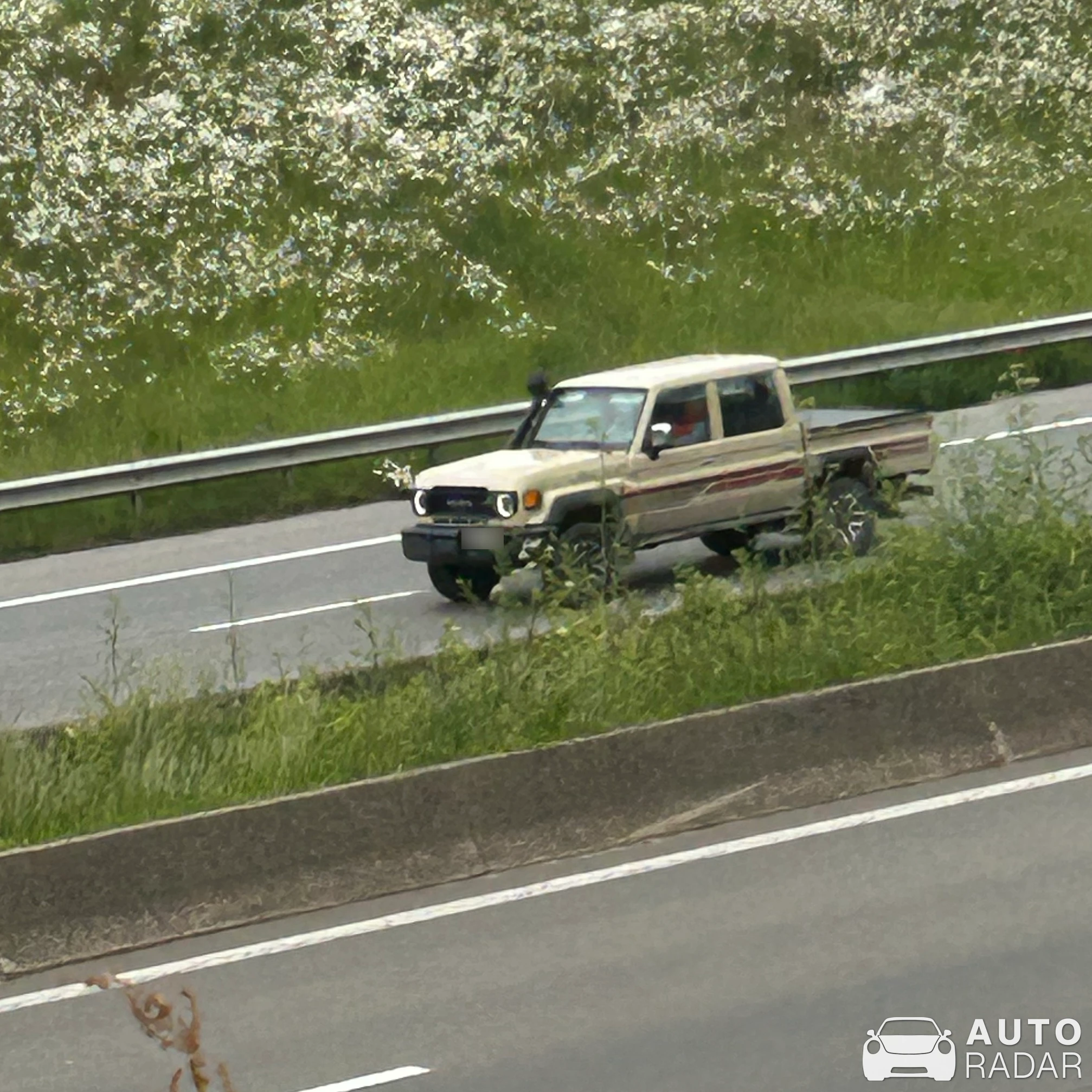 Toyota Land Cruiser 70 spotted in Oud-Heverlee
