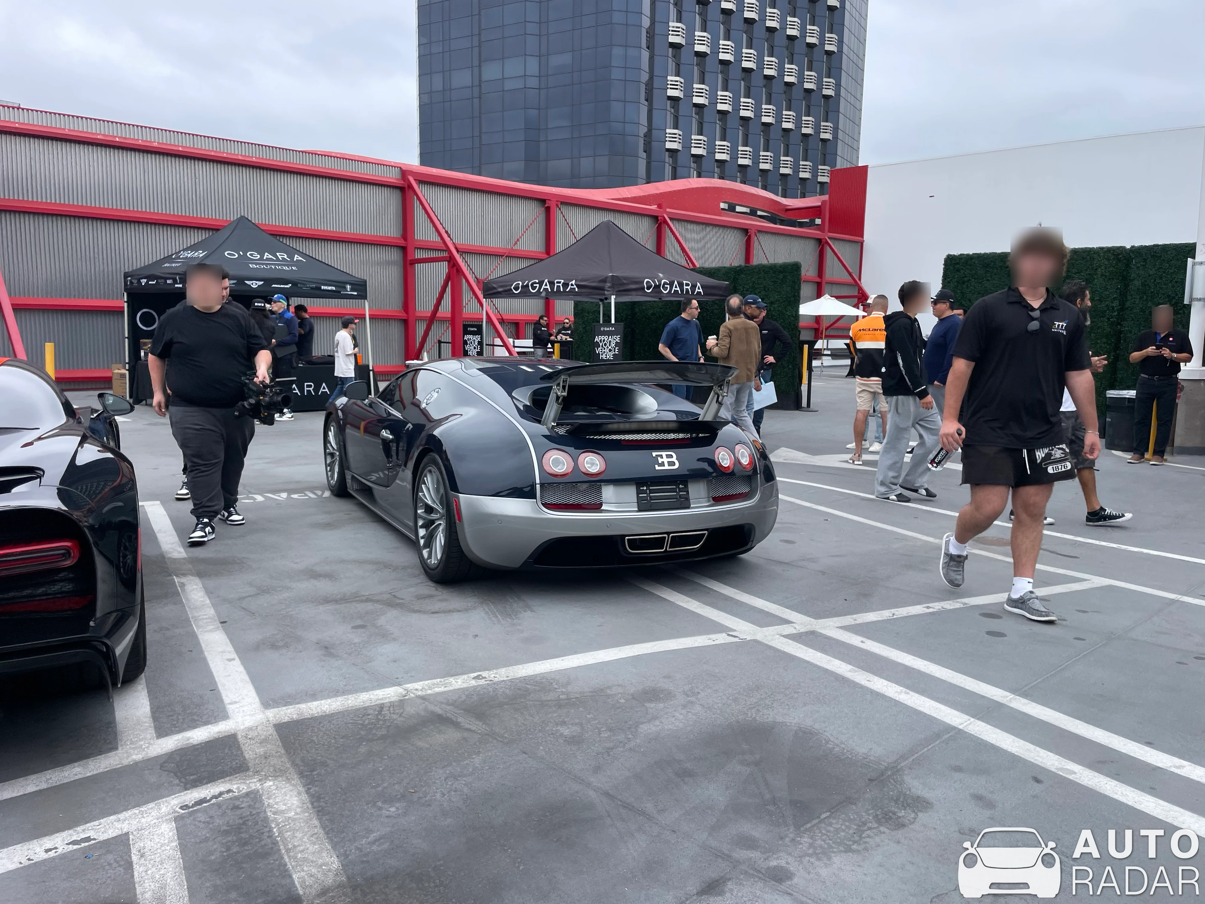 Bugatti Veyron 16.4 Super Sport spotted in Los Angeles