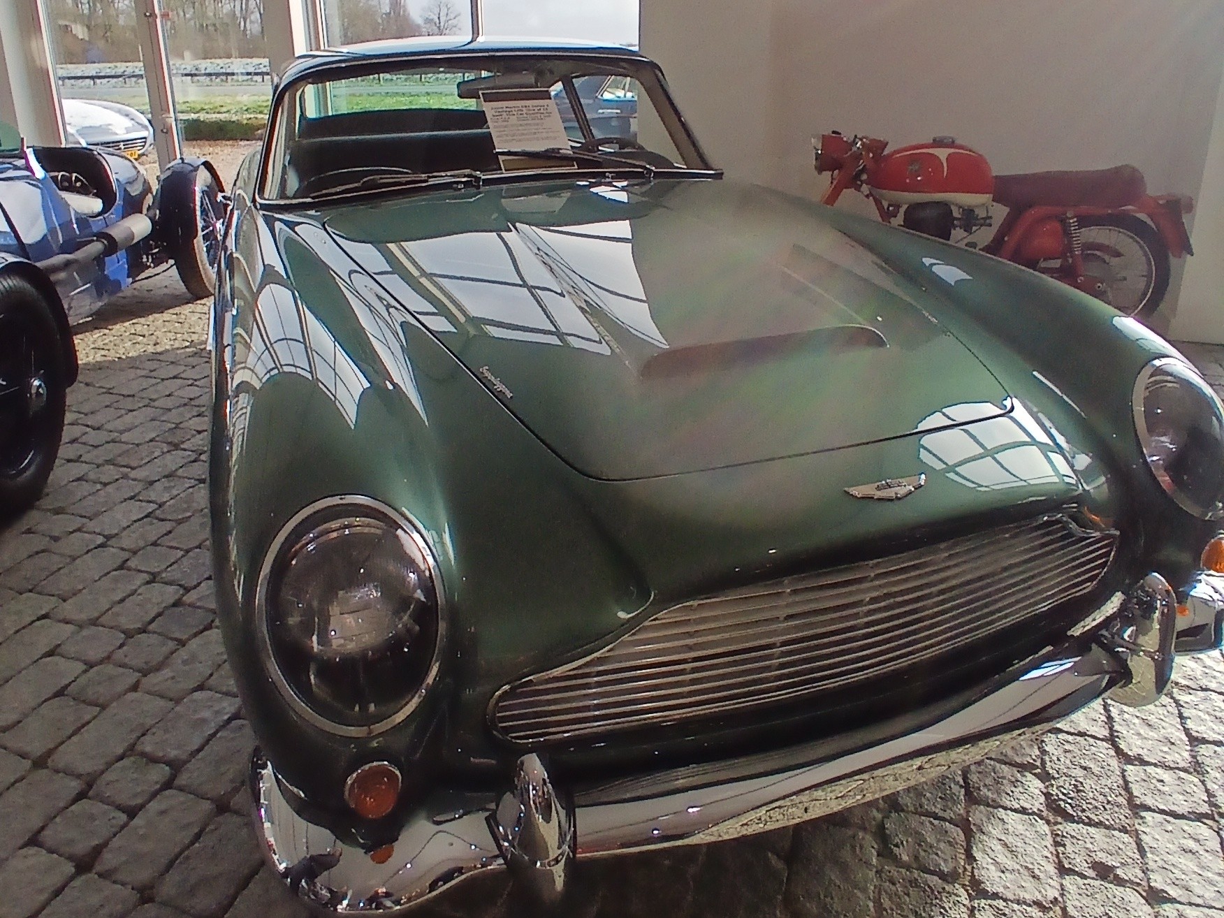 Aston Martin DB4 Series IV