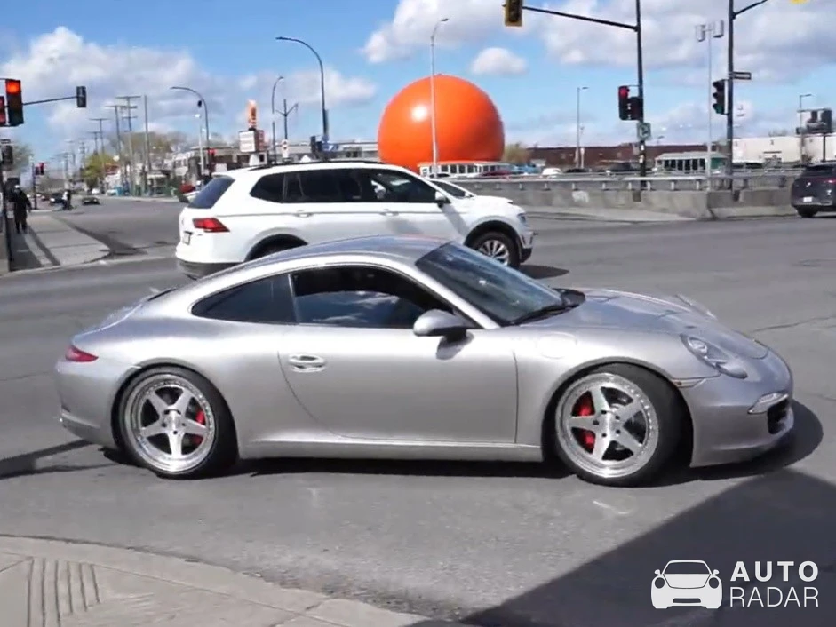 Porsche 991 Carrera 4S MkI spotted in Montréal