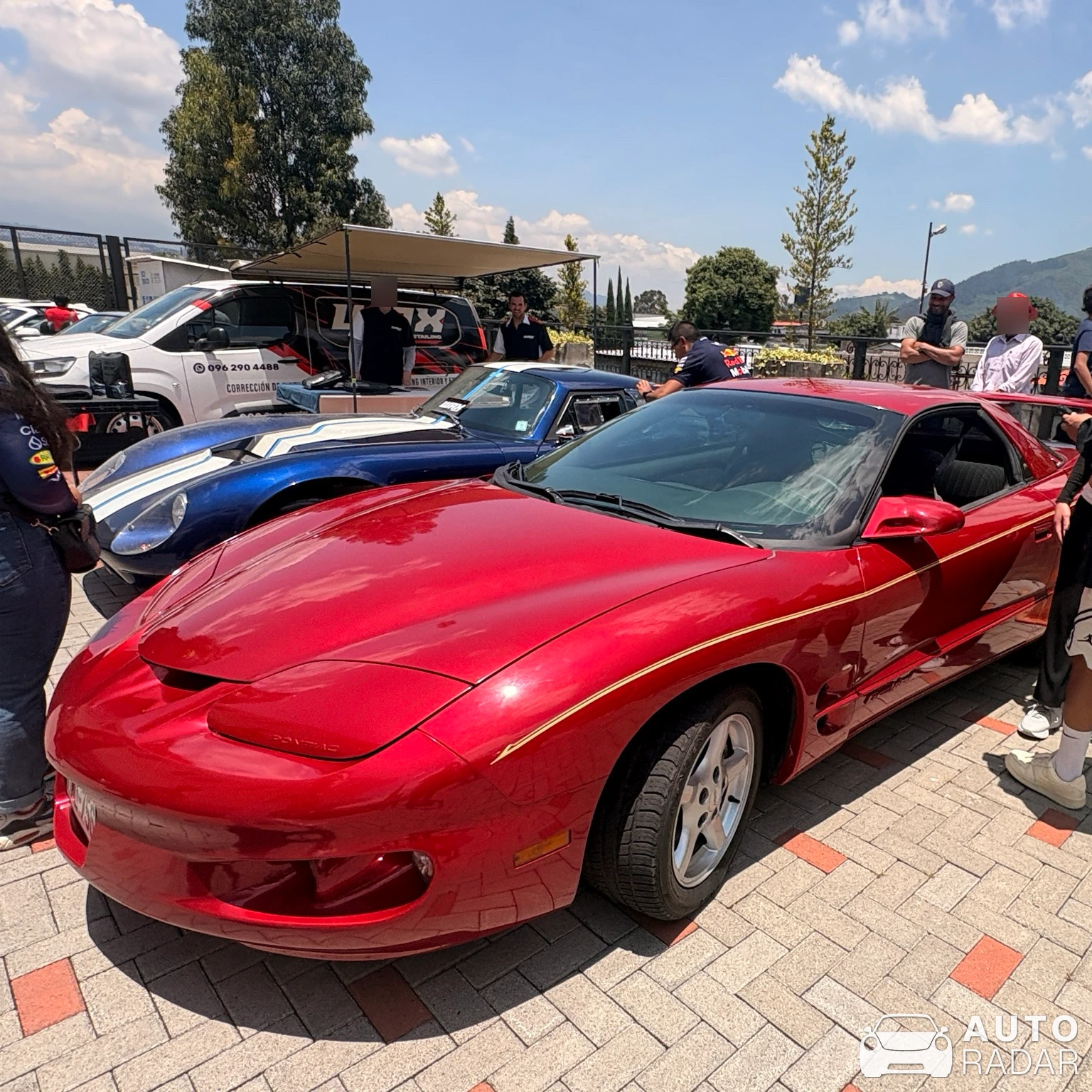 Pontiac Firebird spotted in Quito