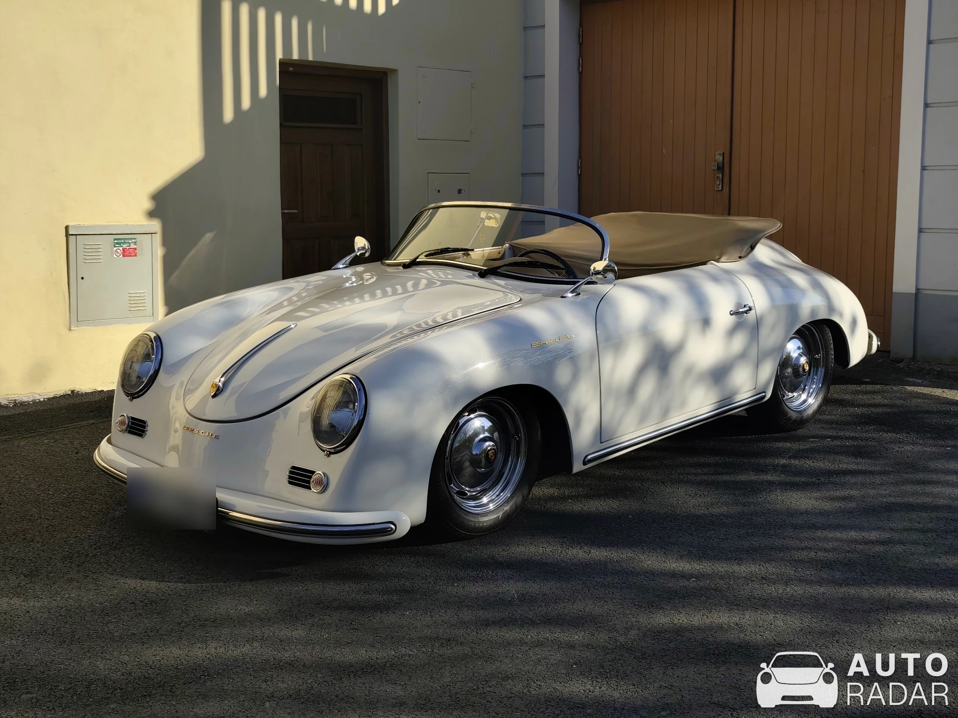 Porsche 356 Speedster spotted in České Budějovice