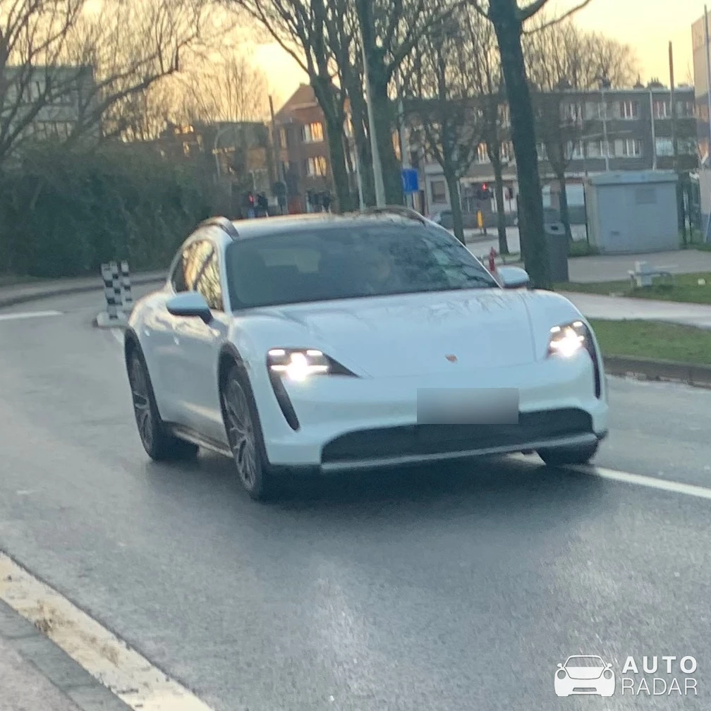 Porsche Taycan 4 Cross Turismo spotted in Antwerpen, België