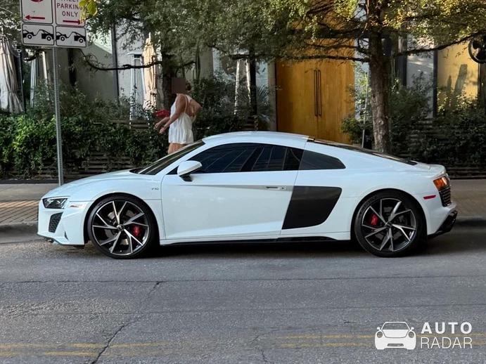 Audi R8 V10 Performance 2019 spotted in Austin, United States