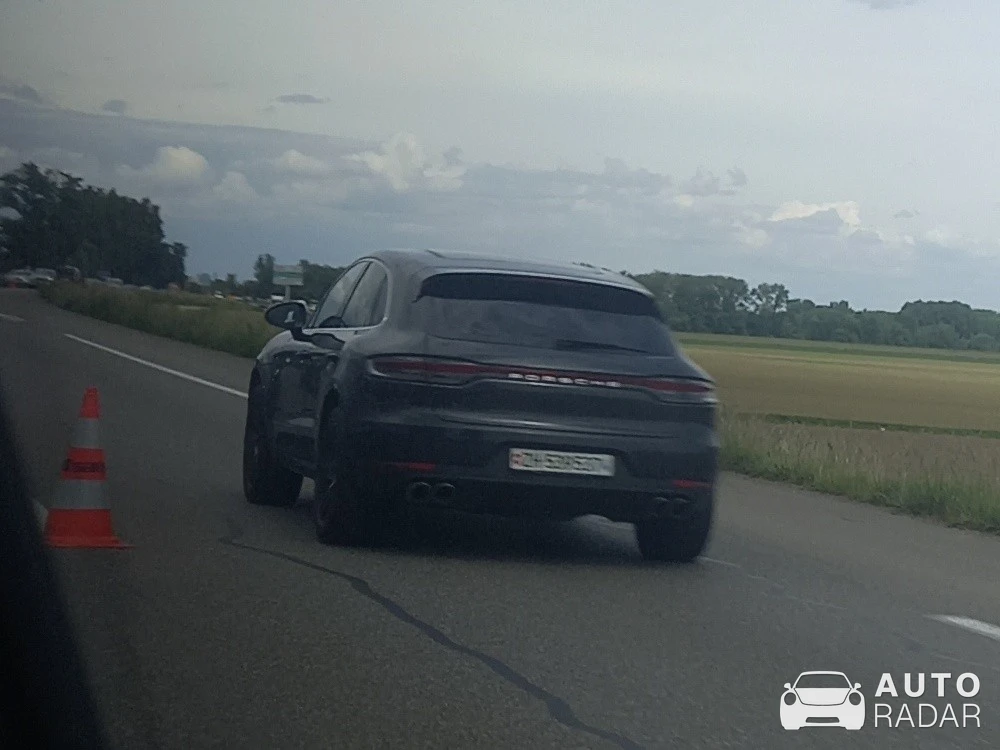Porsche Macan S spotted in Neuve-Église