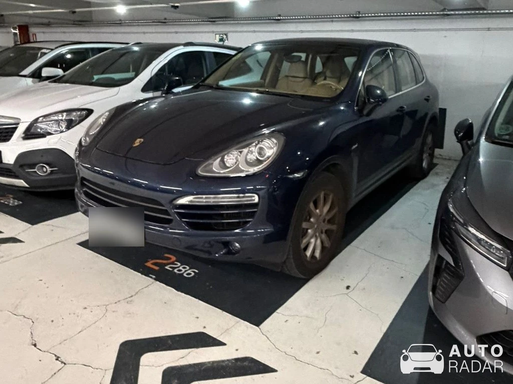 Porsche Cayenne spotted in Barcelona, Spain