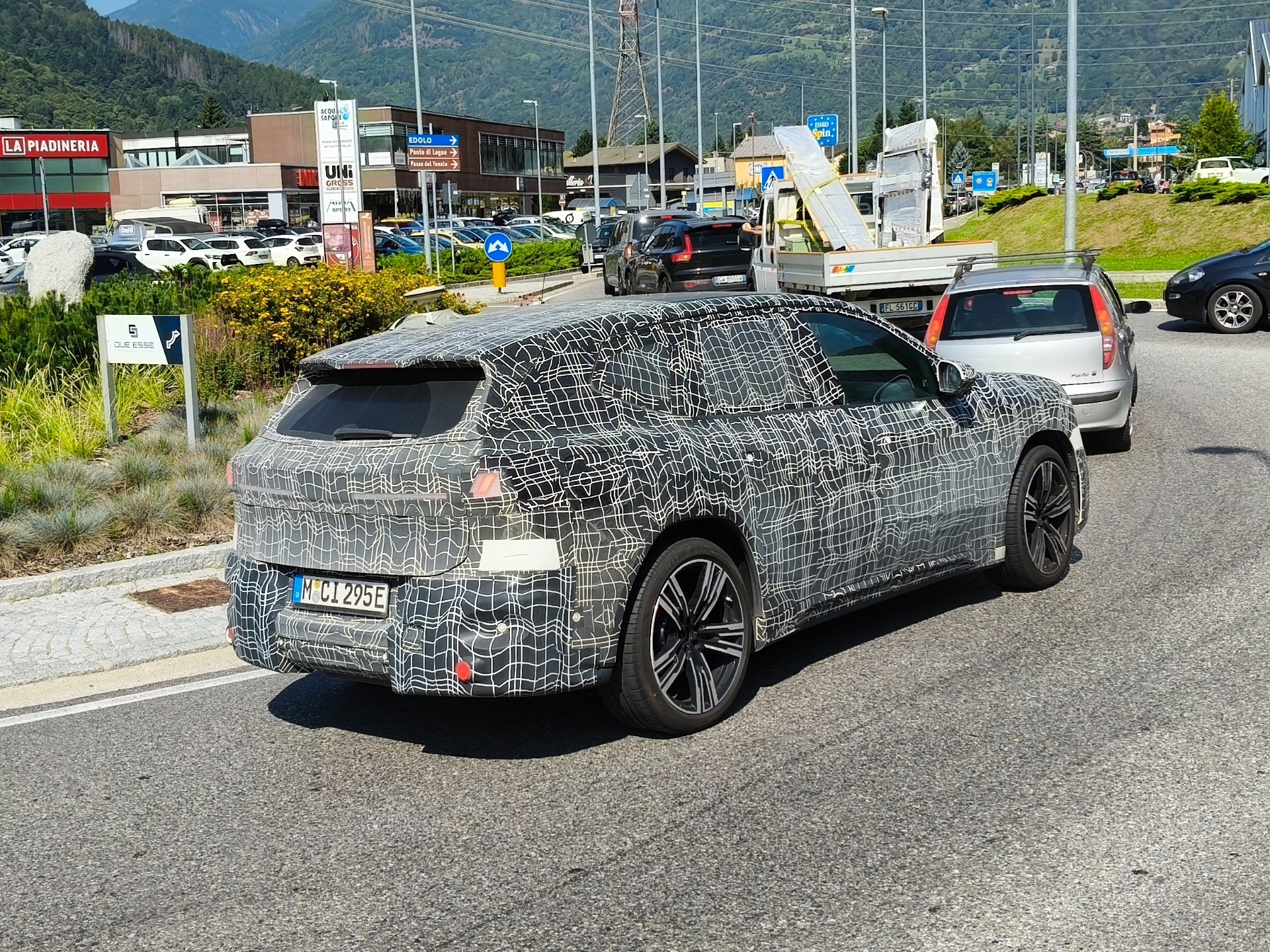 BMW IX3 Mule