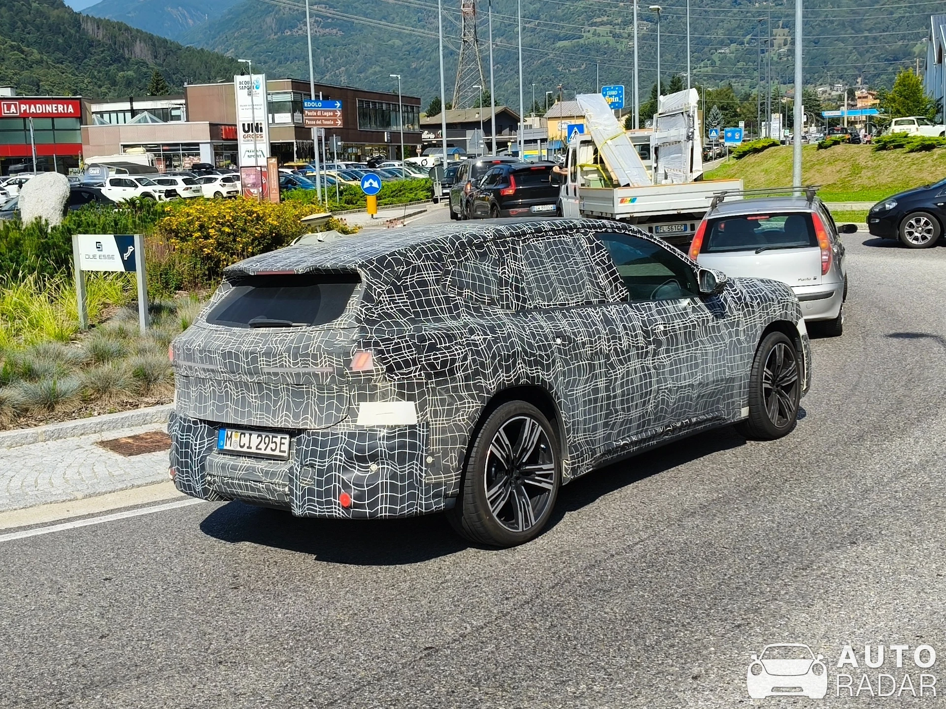 BMW IX3 Mule spotted in Sonico