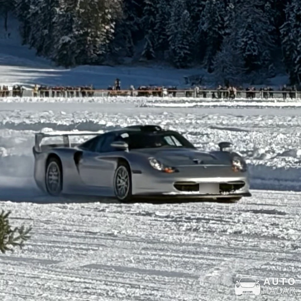 Porsche 996 GT1 Straßenversion spotted in St. Moritz