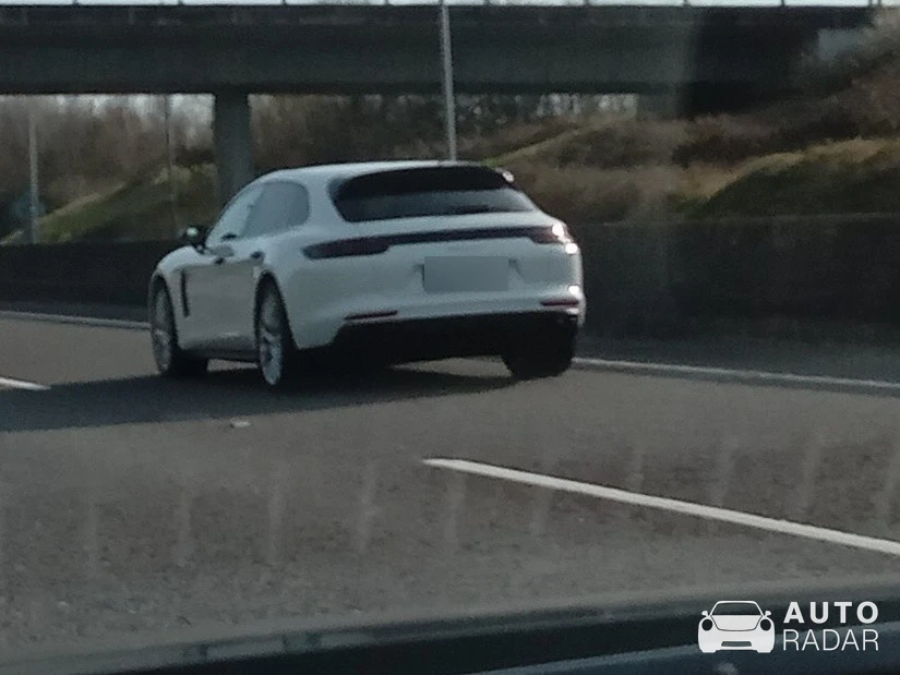 Porsche Panamera Turbo S E-Hybrid spotted in Doora