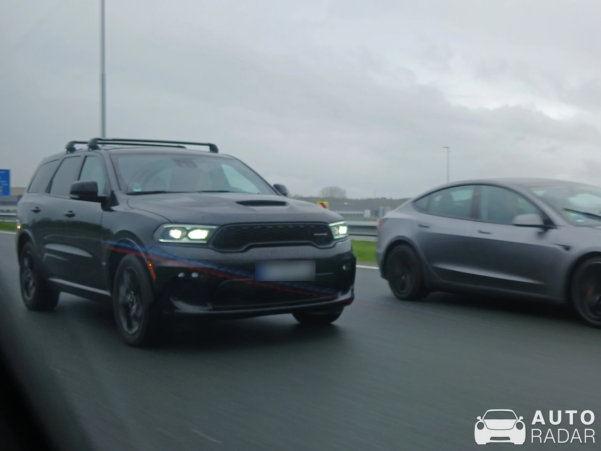 Dodge Durango R/T 5.7L V8 HEMI spotted in Wilp