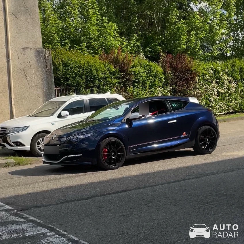 Renault Mégane III RS spotted in Mirande