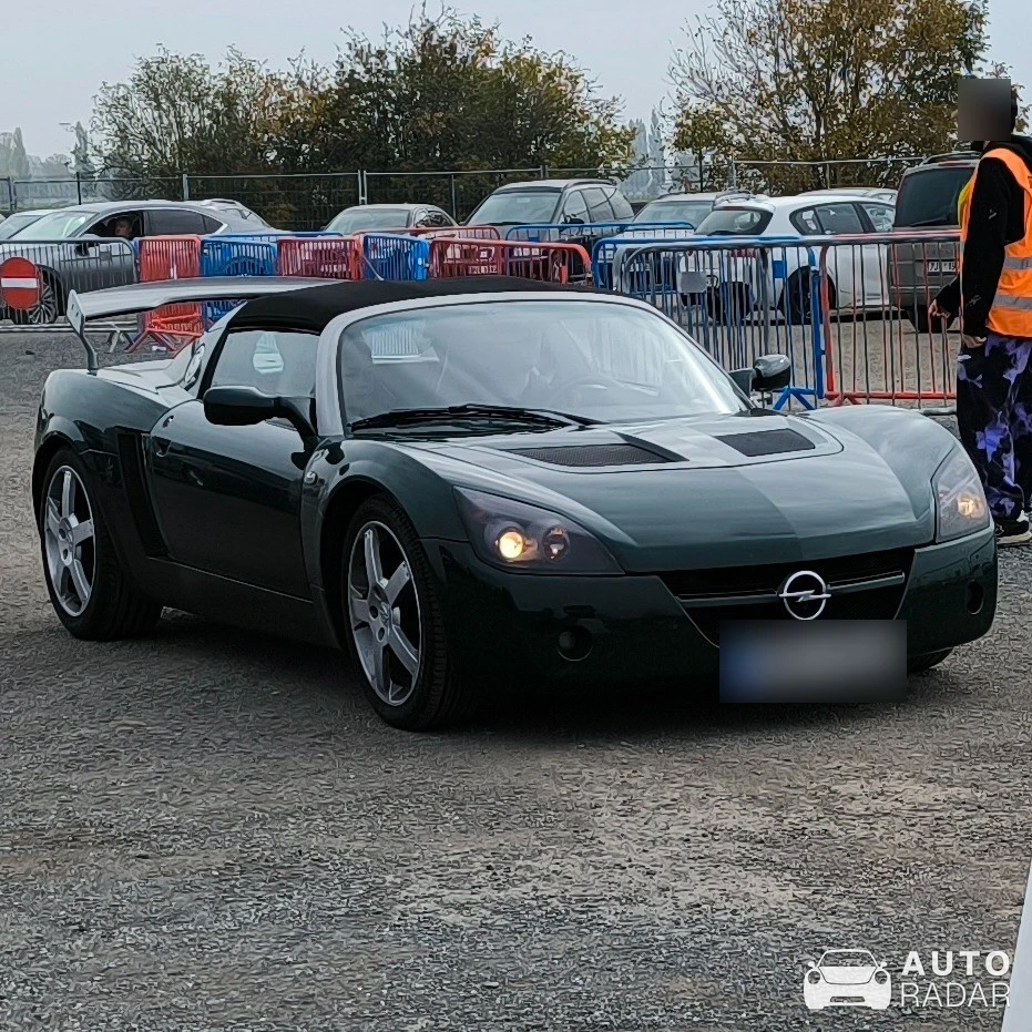 Opel Speedster spotted in Prague 18, Czechia