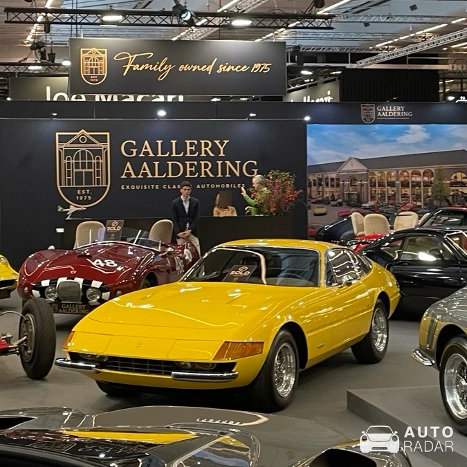 Ferrari 365 GTB/4 Daytona spotted in Paris, France