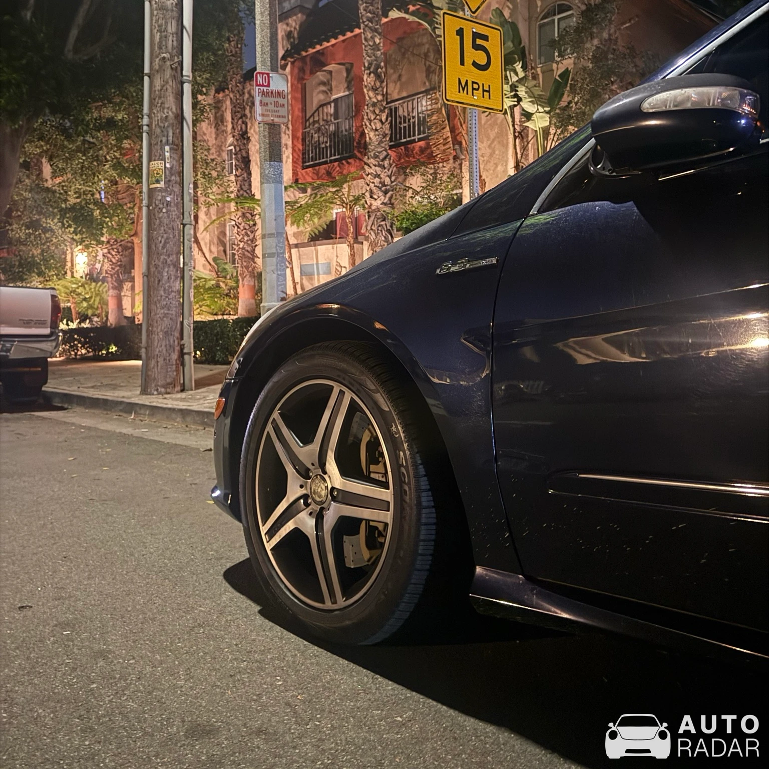 Mercedes-Benz R-Klasse spotted in Los Angeles