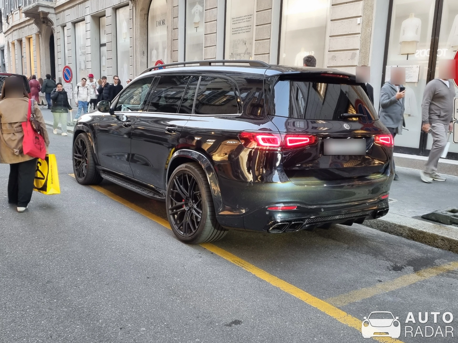 Mercedes-AMG GLS 63 X167 Hofele Design spotted in Milano