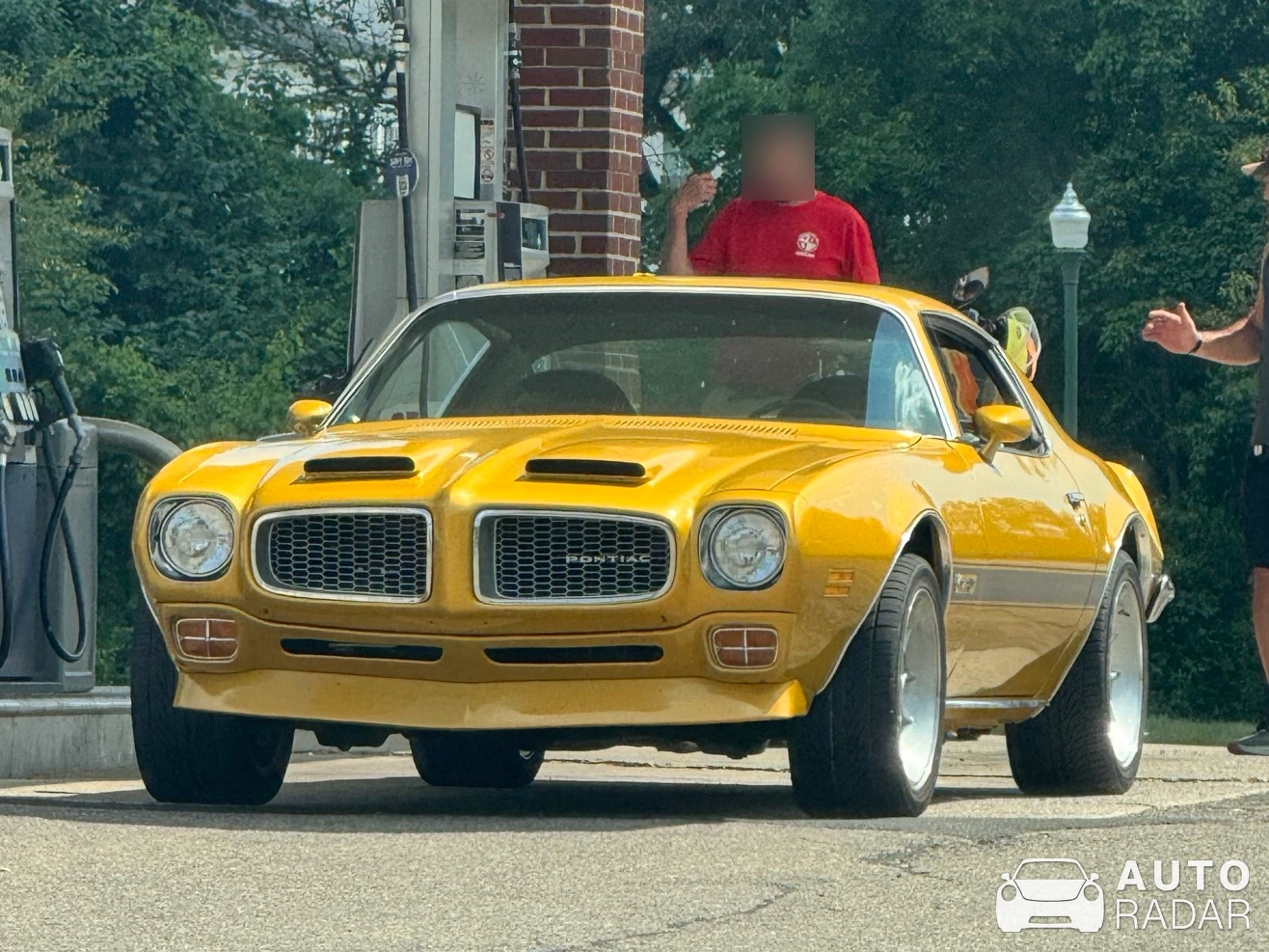 Pontiac Firebird Formula 400 spotted in Granville