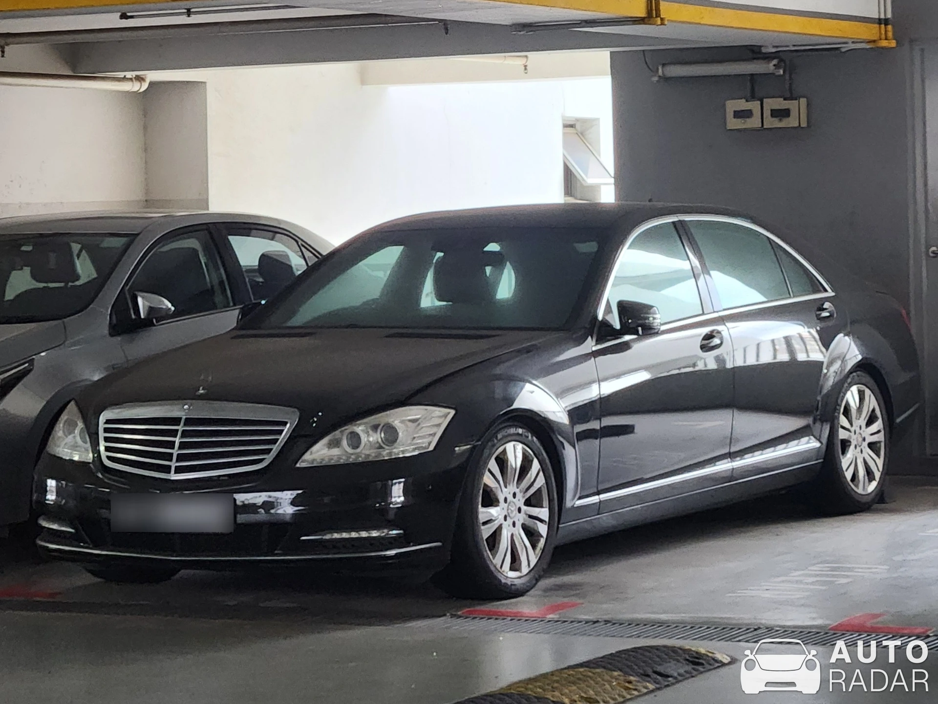 Mercedes-Benz S350d W223 spotted in Singapore