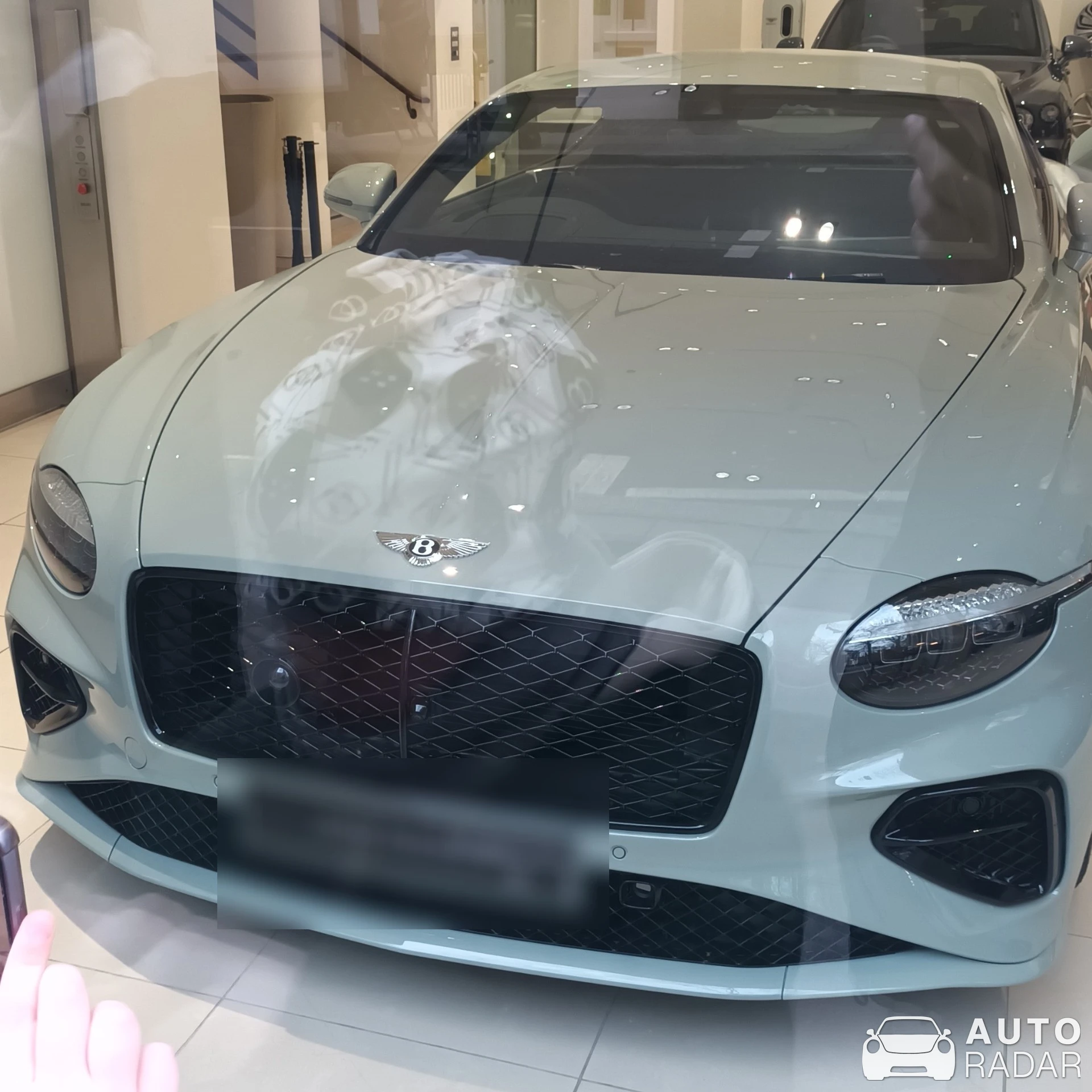 Bentley Continental GTC spotted in Greater London, Reino Unido