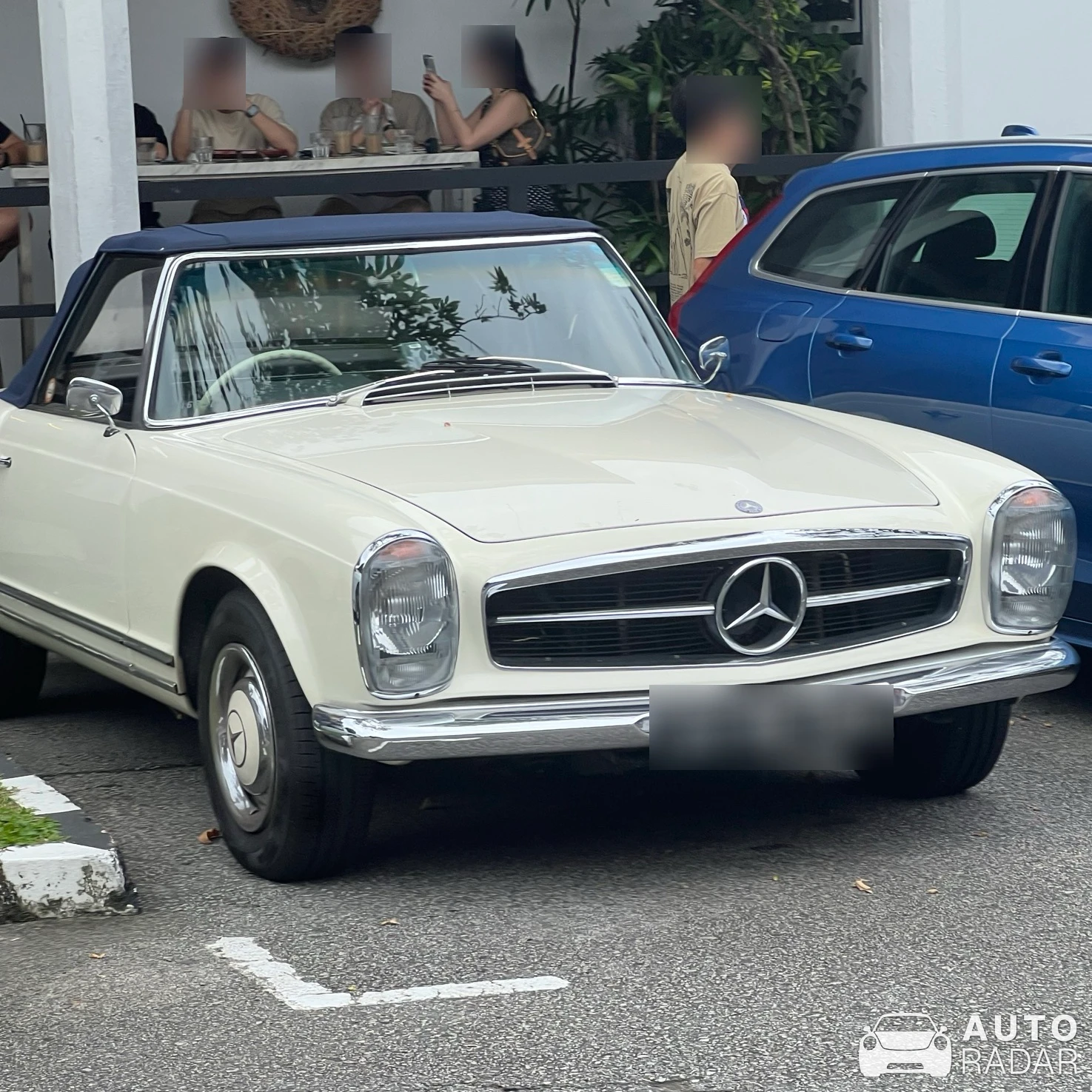 Mercedes-Benz 280SL spotted in Singapore, Singapore