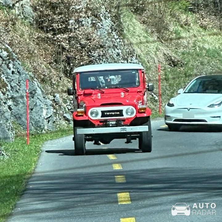 Toyota FJ45 spotted in Rochefort