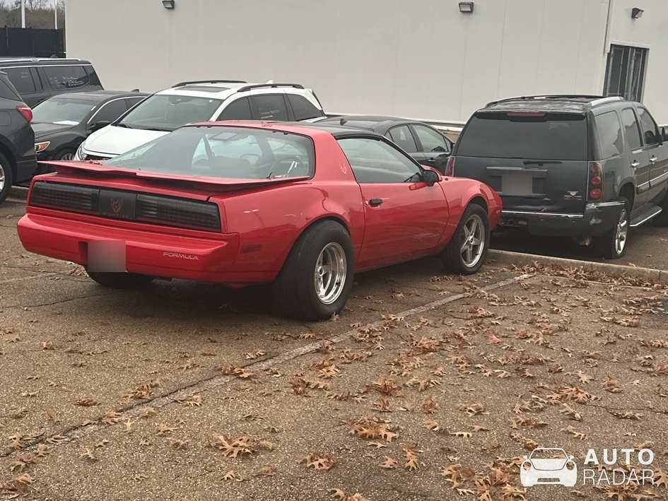 Pontiac Firebird Formula spotted in Brandon