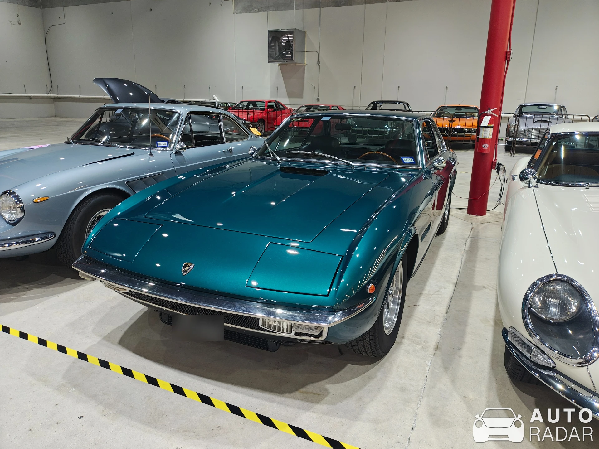 Lamborghini Islero 400 spotted